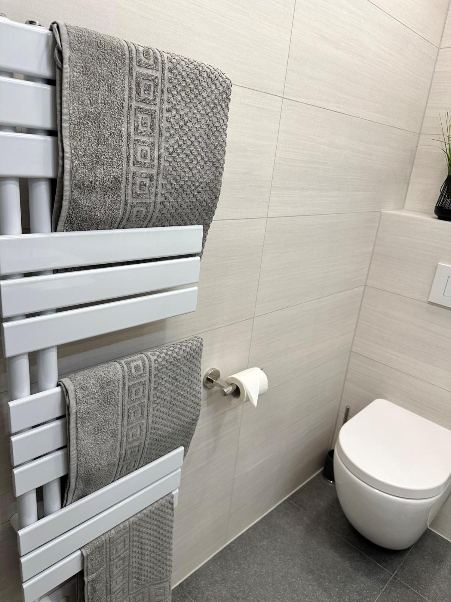 Fewo Sky21 * Langen Exklusives Appartment Vollausstattung / Zentrale Lage *Neu* Eksteriør billede